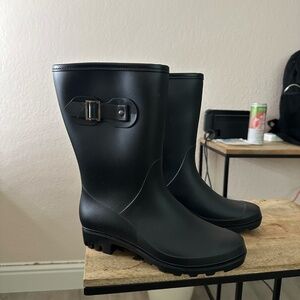 All black rainboots
